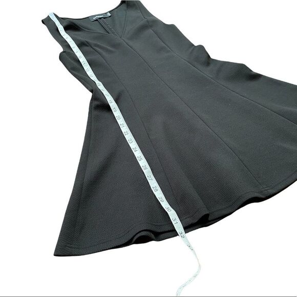 Minkpink Black Textured V-Neck Skater Style Cocktail Dress - Picture 6 of 11